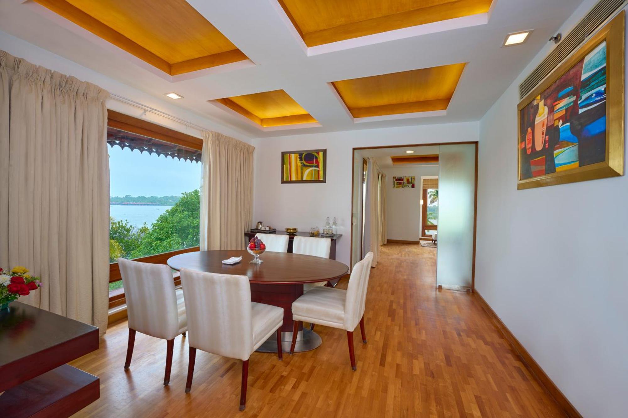 The Leela Ashtamudi, A Raviz Hotel Коллам Экстерьер фото Dining room