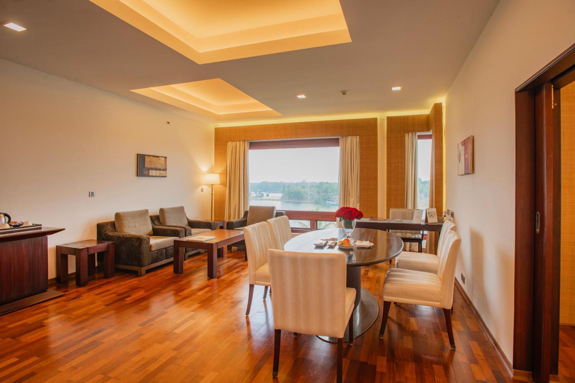 The Leela Ashtamudi, A Raviz Hotel Коллам Экстерьер фото Suite at the hotel